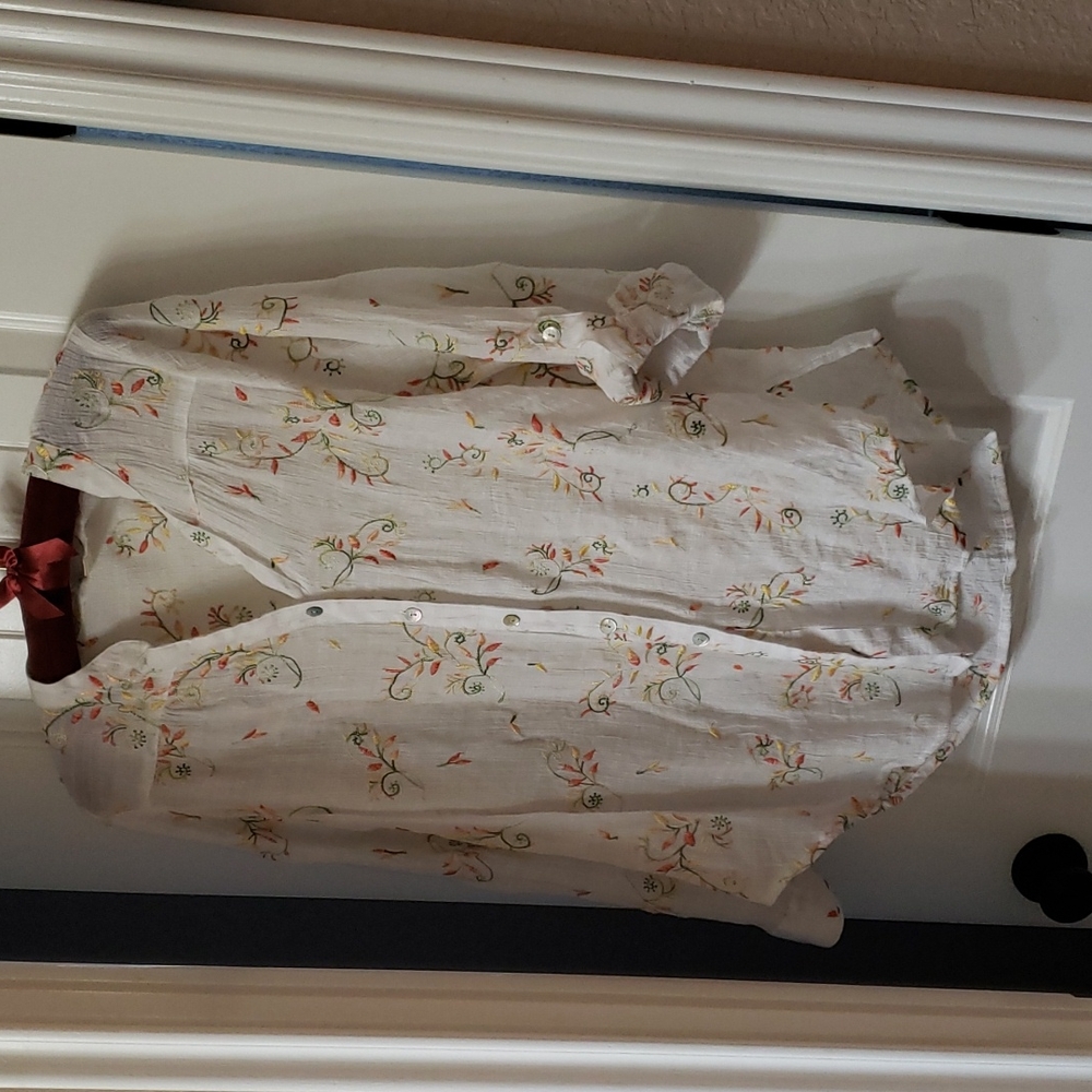 L  Fig and flower foe linen embroidery blouse
